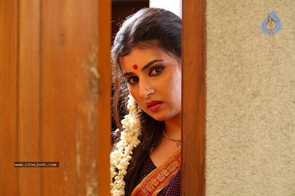 Archana Pics - 31 / 38 photos