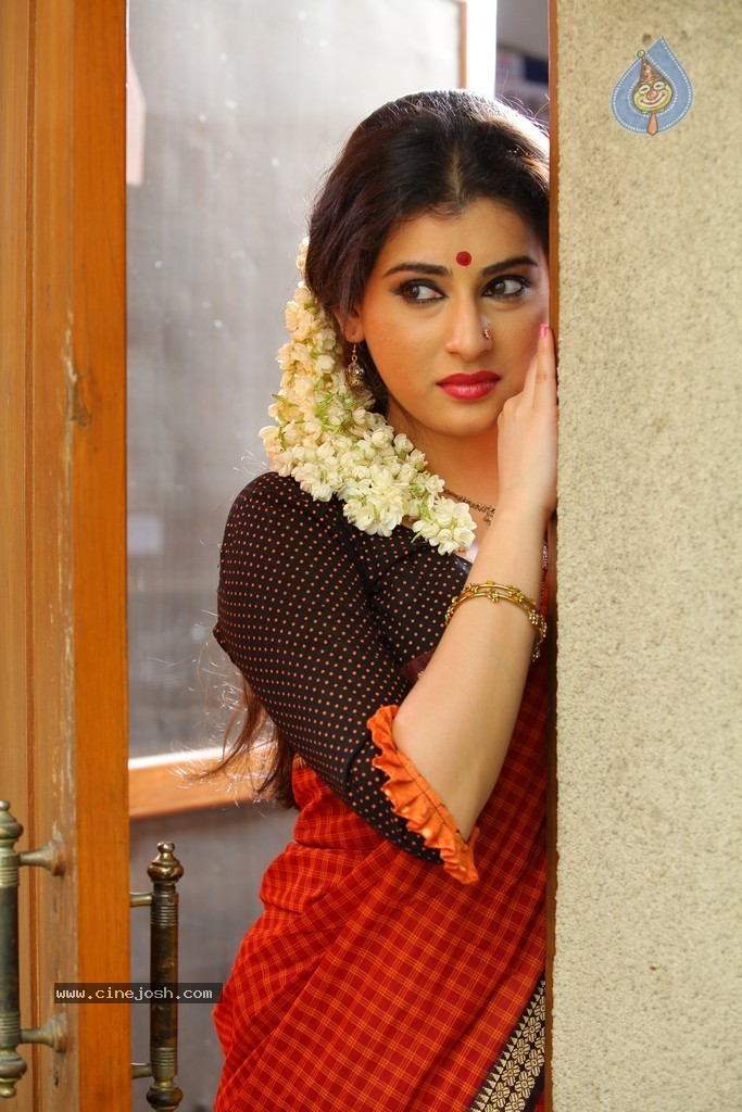 Archana Pics - 33 / 38 photos