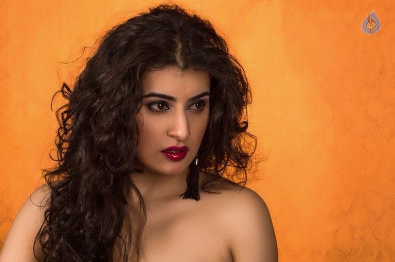 Archana Veda Photoshoot - 13 / 35 photos