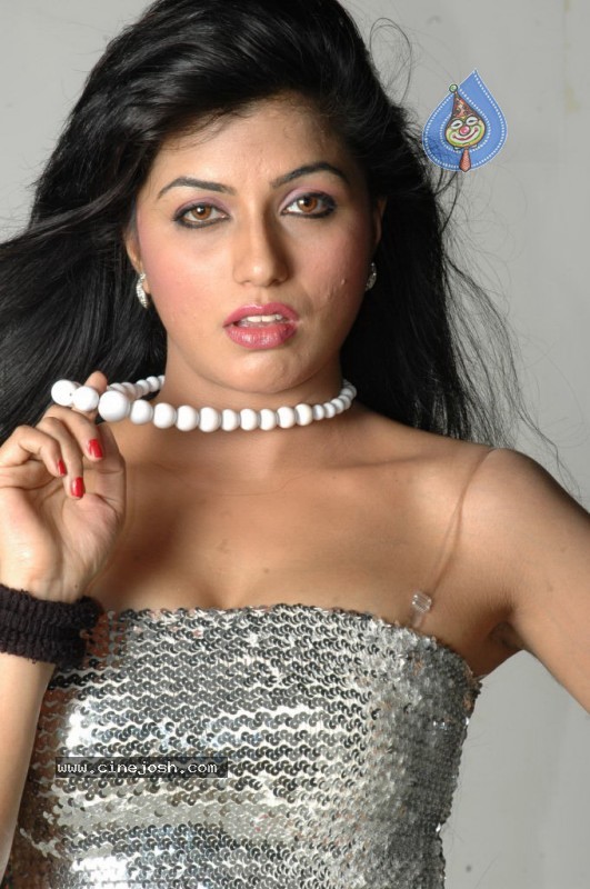 Arti Puri Spicy Gallery - 82 / 194 photos