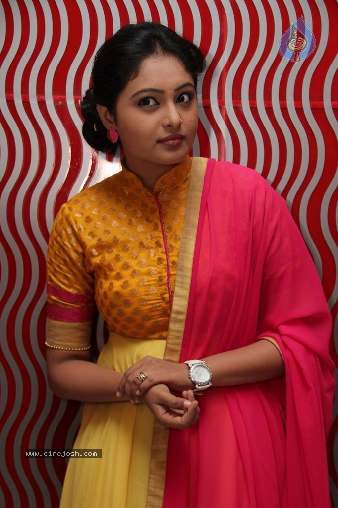 Arundhati New Stills - 18 / 37 photos