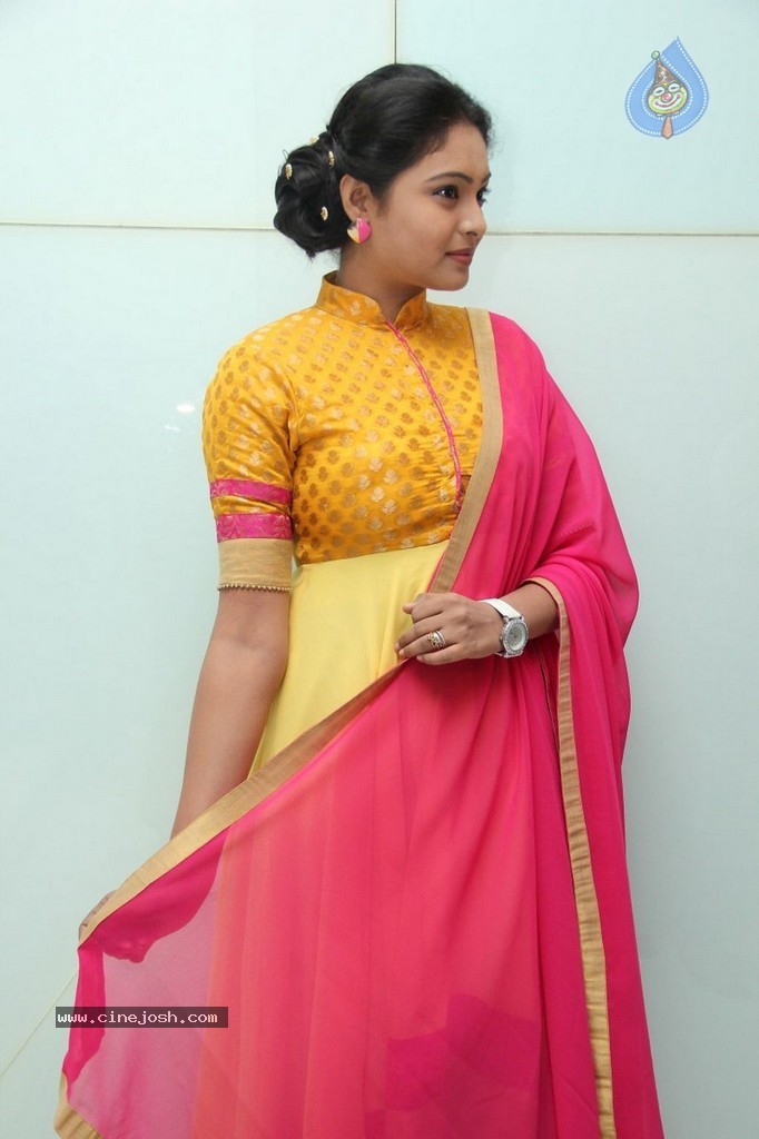 Arundhati New Stills - 34 / 37 photos