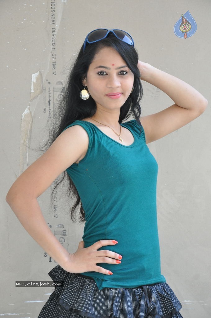 Asha New Stills - 28 / 116 photos