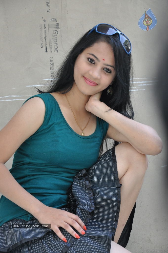 Asha New Stills - 60 / 116 photos