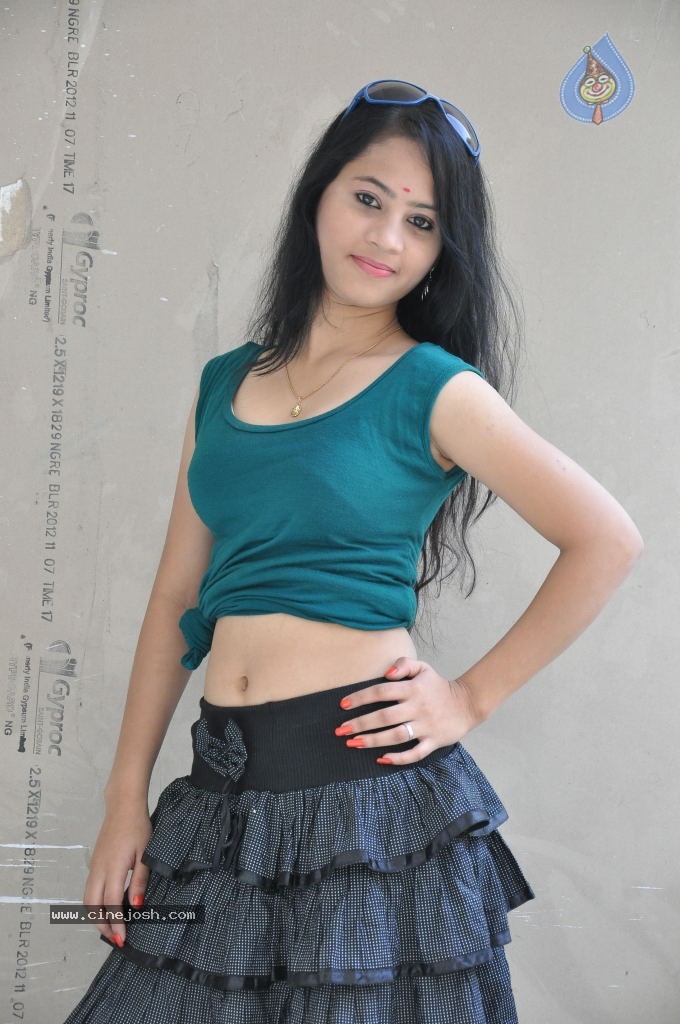 Asha New Stills - 75 / 116 photos