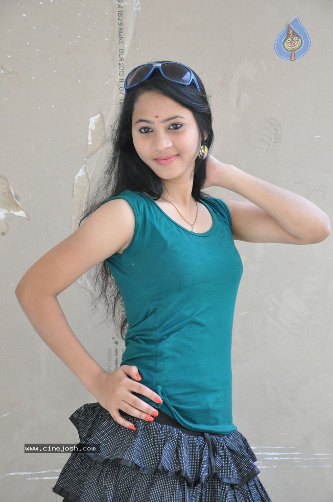 Asha New Stills - 91 / 116 photos