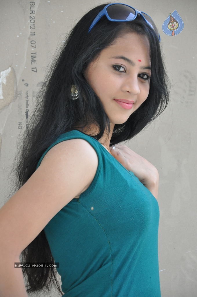 Asha New Stills - 103 / 116 photos