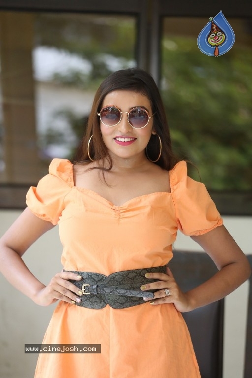 Ashi Roy Stills - 14 / 21 photos