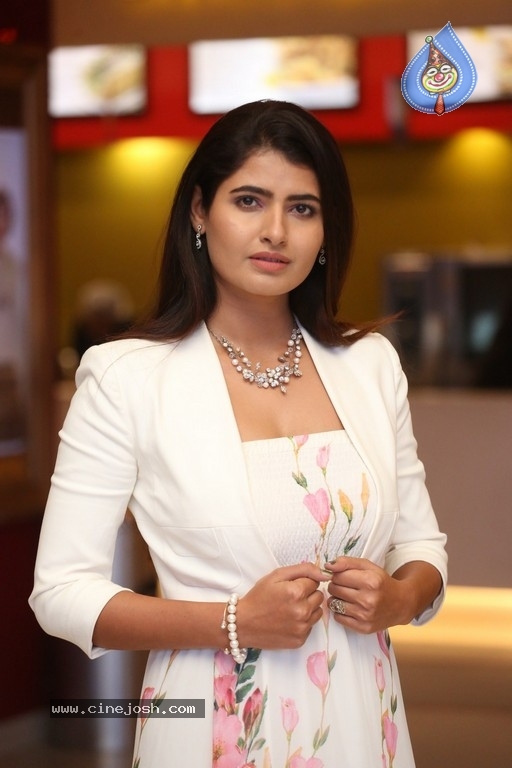 Ashima Narwal Pics - 12 / 20 photos