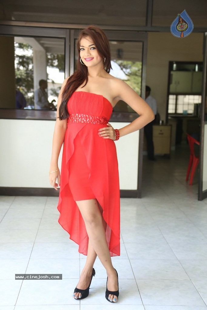 Ashwi Latest Stills - 74 / 213 photos