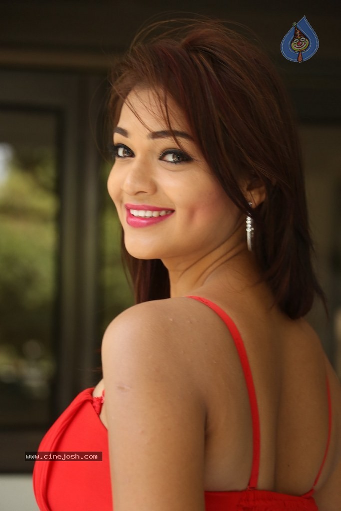 Ashwi Latest Stills - 173 / 213 photos