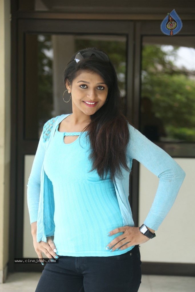 Ashwi New Photos - 20 / 92 photos