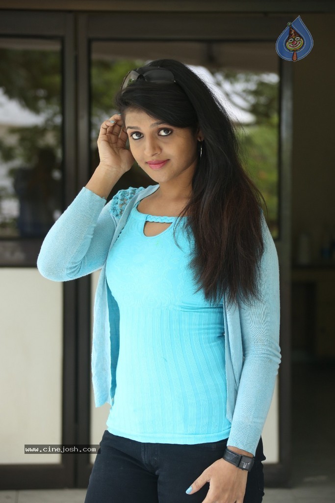 Ashwi New Photos - 21 / 92 photos