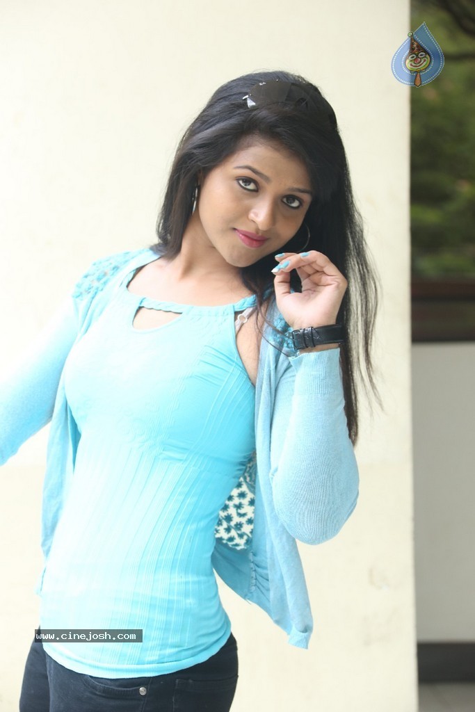 Ashwi New Photos - 27 / 92 photos