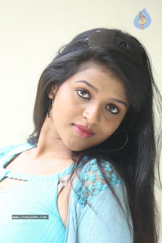 Ashwi New Photos - 36 / 92 photos