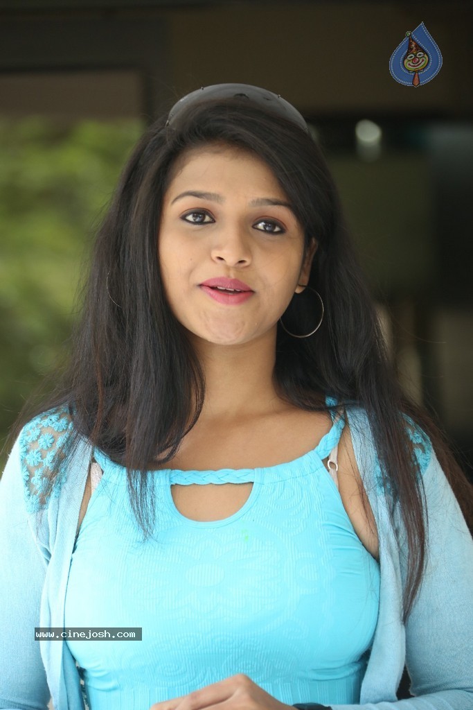 Ashwi New Photos - 37 / 92 photos