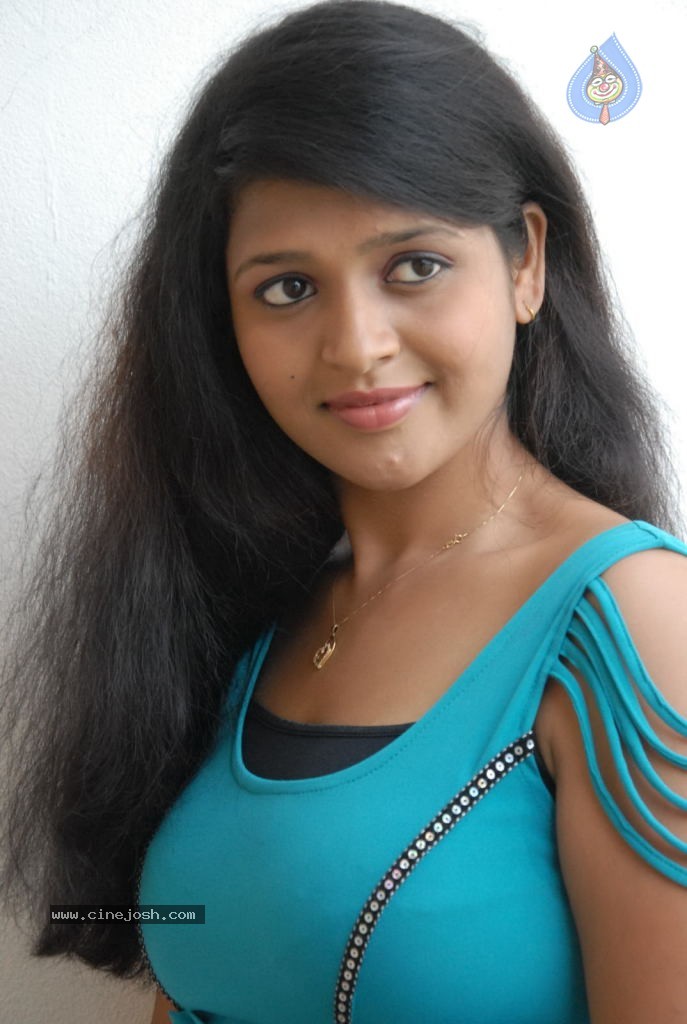 Ashwi New Stills - 14 / 22 photos