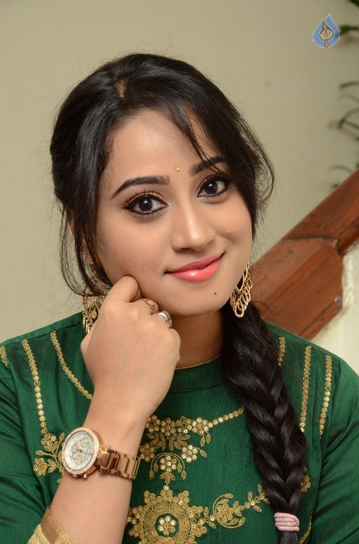 Ashwini New Pics - 15 / 35 photos