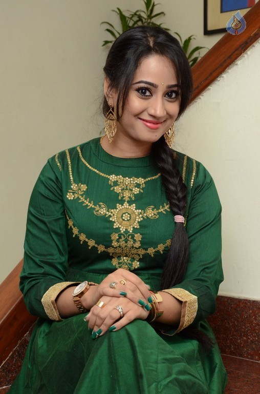 Ashwini New Pics - 28 / 35 photos