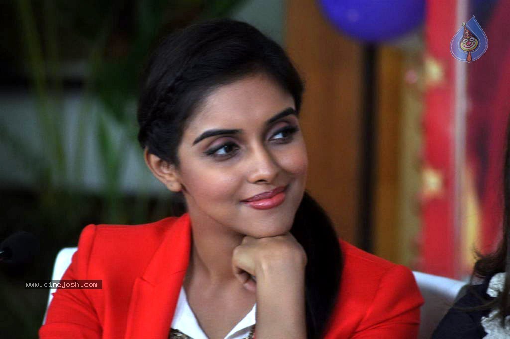 Asin New Stills - 29 / 30 photos