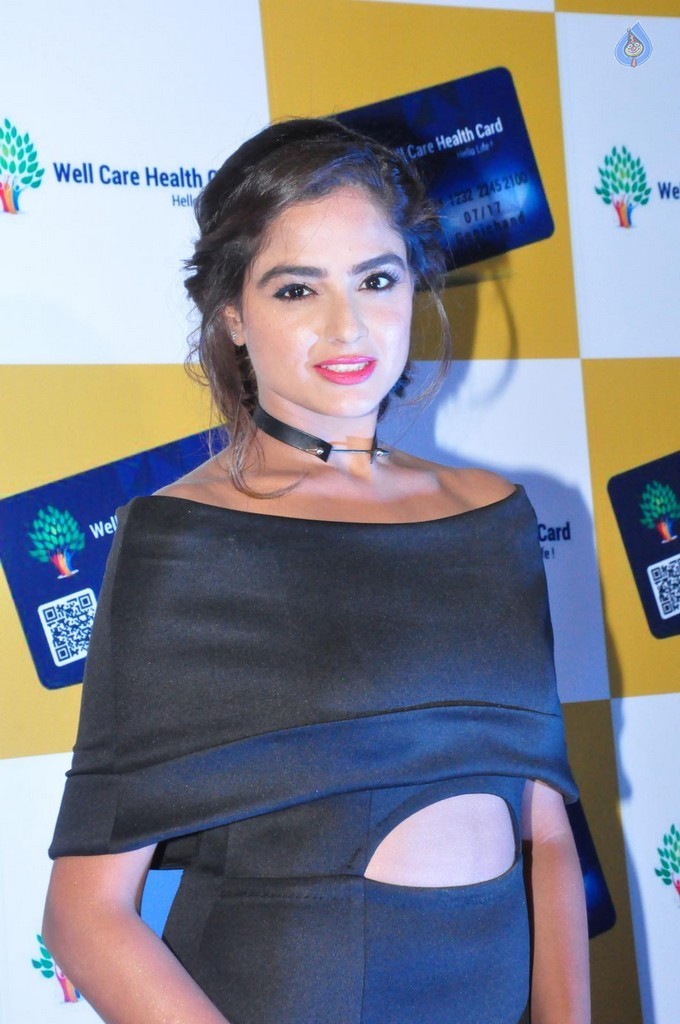 Asmita Sood Pics - 14 / 21 photos