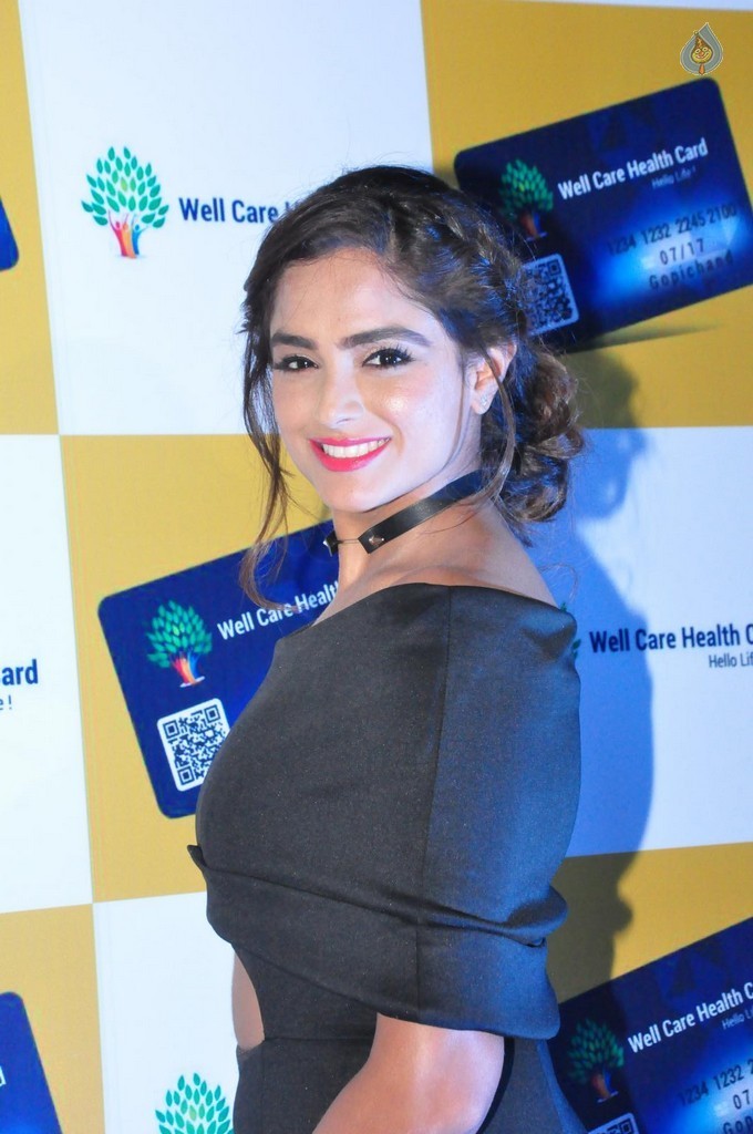 Asmita Sood Pics - 17 / 21 photos