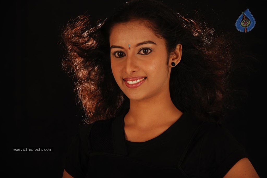 Aswathy New Stills - 5 / 70 photos