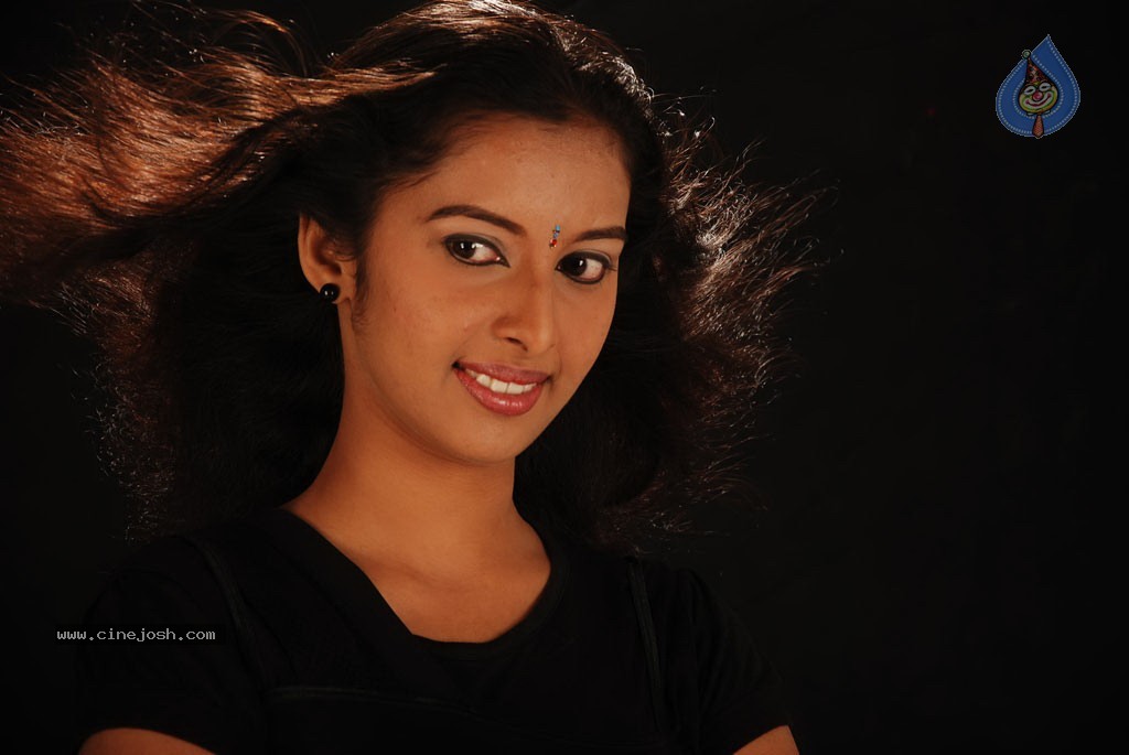 Aswathy New Stills - 8 / 70 photos