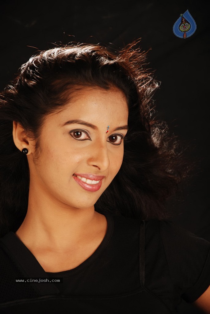 Aswathy New Stills - 21 / 70 photos