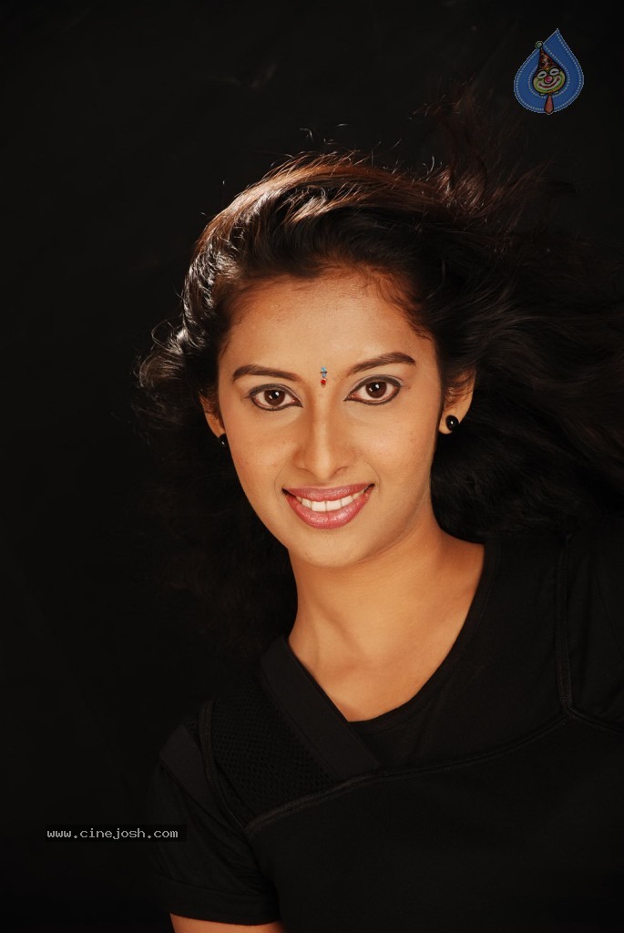 Aswathy New Stills - 37 / 70 photos