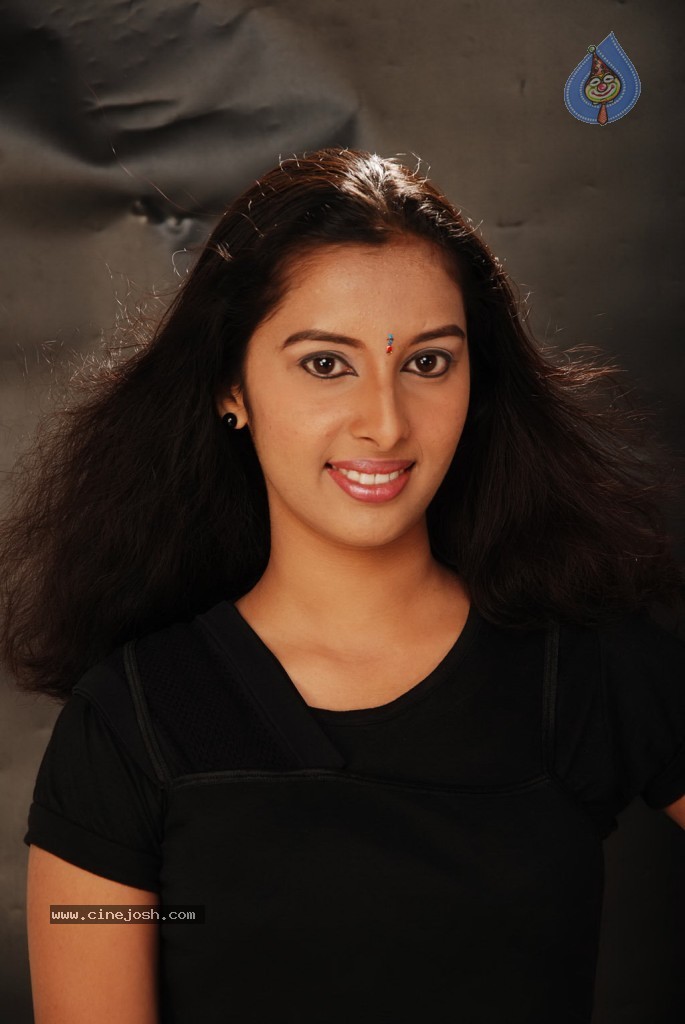 Aswathy New Stills - 38 / 70 photos