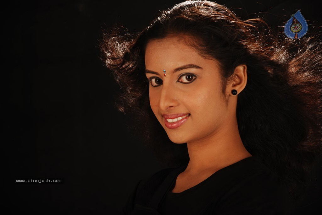 Aswathy New Stills - 66 / 70 photos