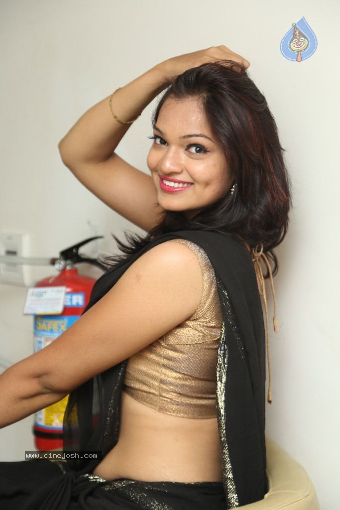 Aswi New Hot Stills - 7 / 75 photos