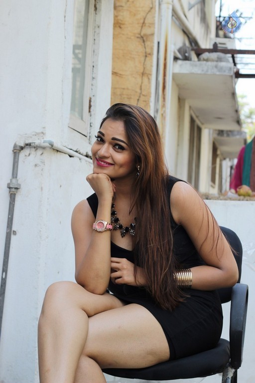 Aswini New Pics - 13 / 40 photos