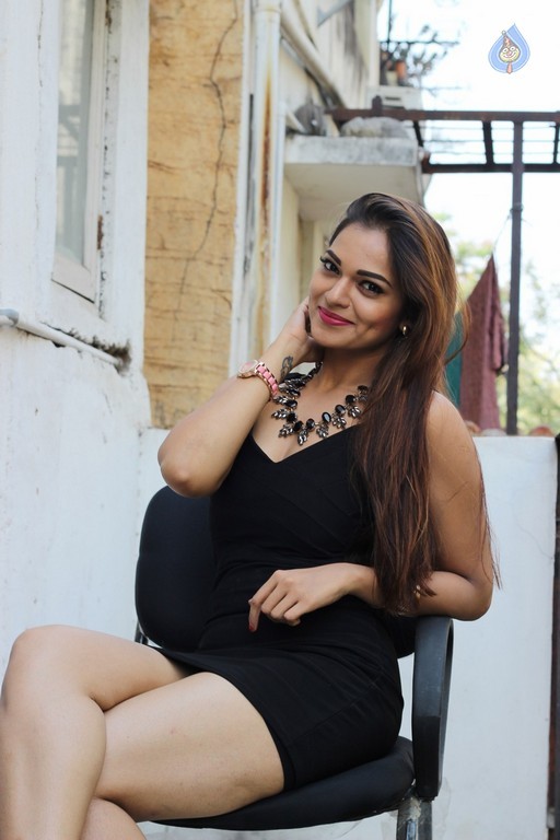 Aswini New Pics - 24 / 40 photos