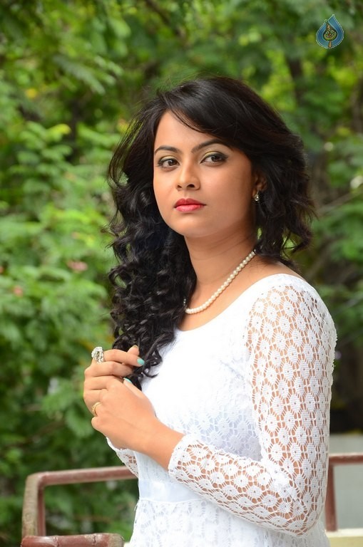 Athidhi New Photos - 6 / 42 photos