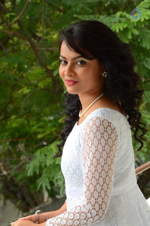 Athidhi New Photos - 22 / 42 photos