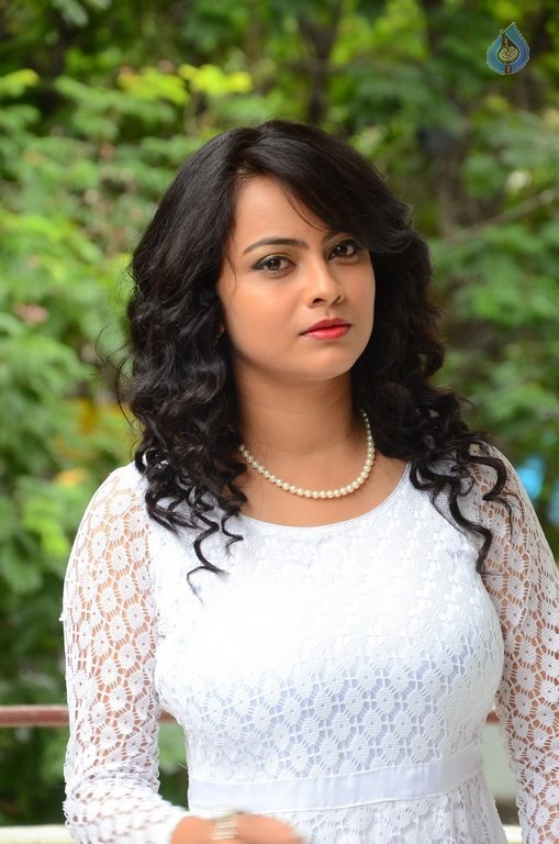 Athidhi New Photos - 27 / 42 photos