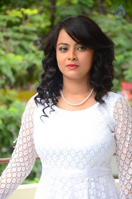 Athidhi New Photos - 28 / 42 photos