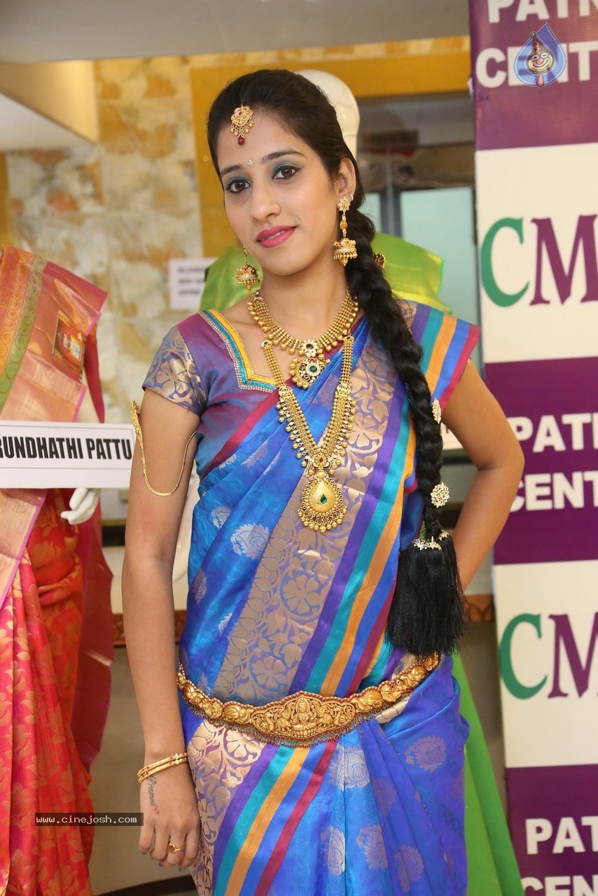 Ayesha Stills - 6 / 36 photos