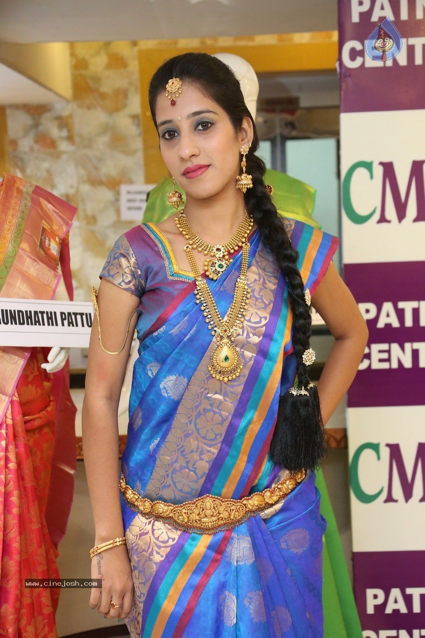 Ayesha Stills - 9 / 36 photos