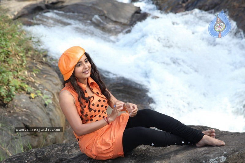 Bhama Stills - 20 / 23 photos