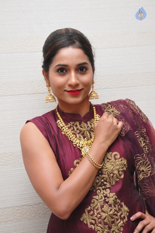 Bhanu Priya Pics - 13 / 21 photos