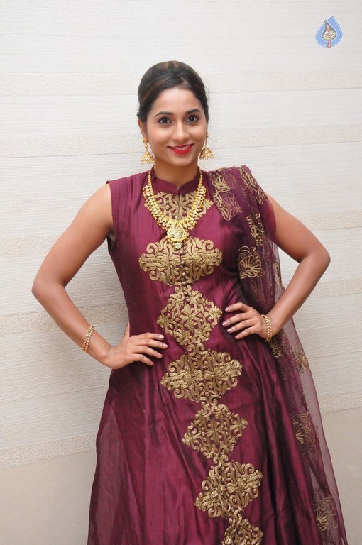 Bhanu Priya Pics - 16 / 21 photos