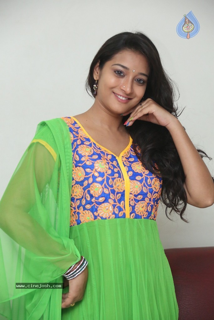 Bhanu Sri Stills - 13 / 100 photos