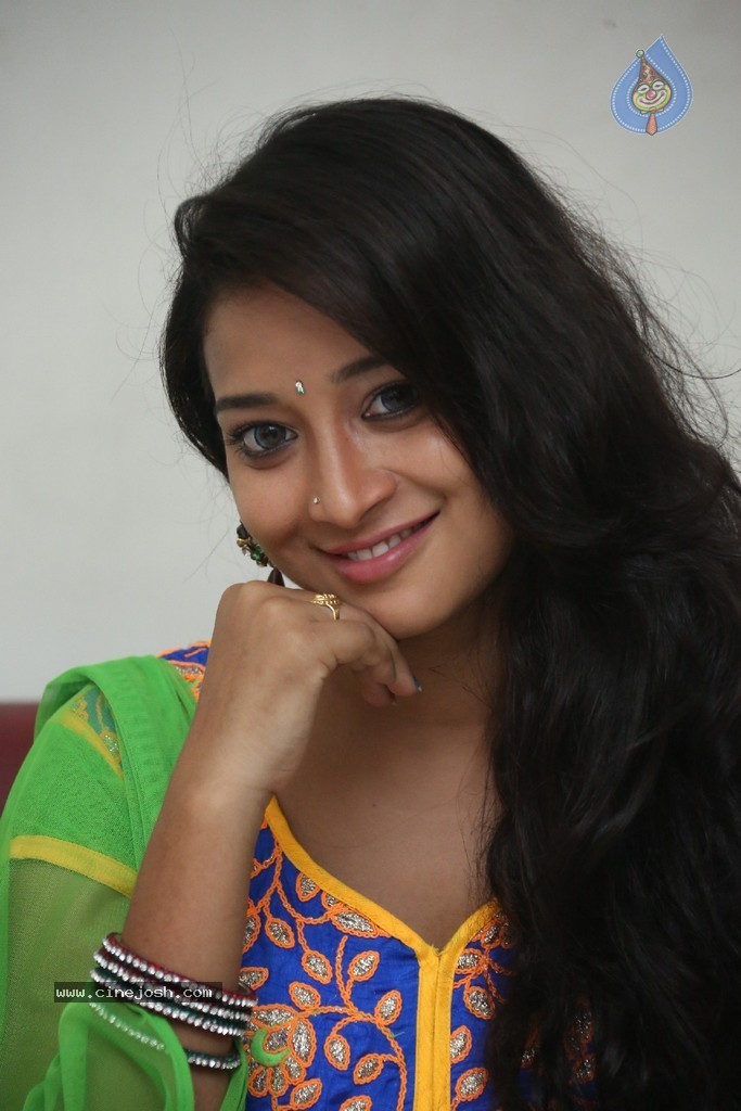 Bhanu Sri Stills - 22 / 100 photos