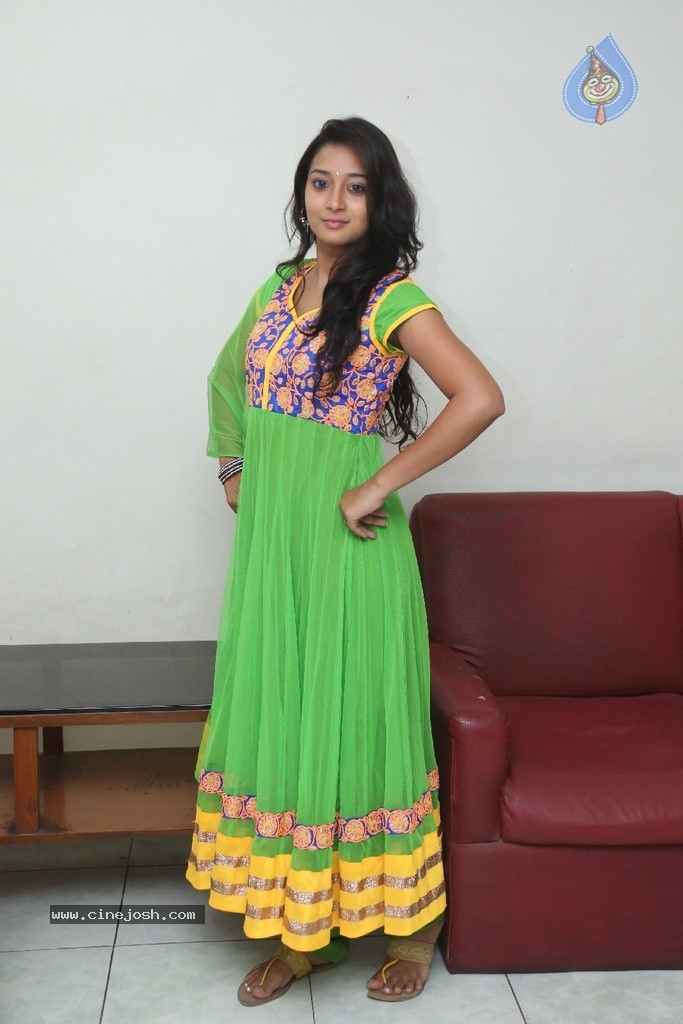 Bhanu Sri Stills - 39 / 100 photos