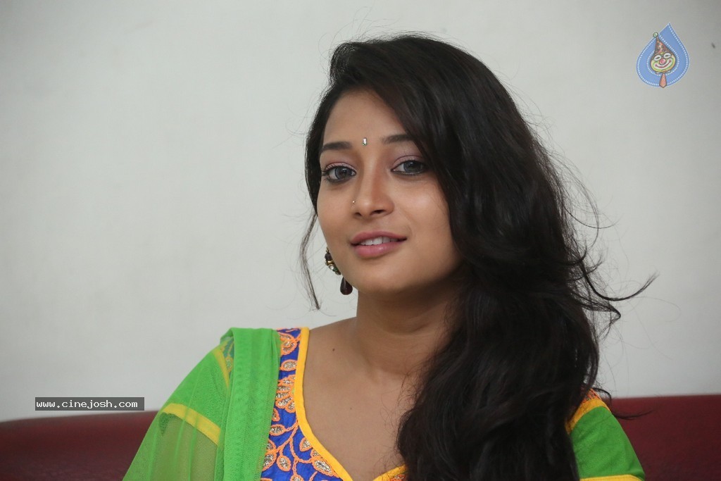 Bhanu Sri Stills - 42 / 100 photos