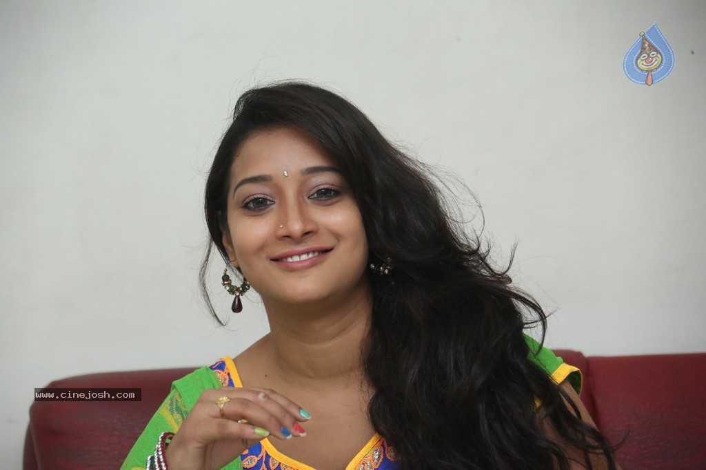 Bhanu Sri Stills - 51 / 100 photos