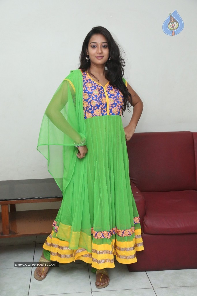 Bhanu Sri Stills - 53 / 100 photos